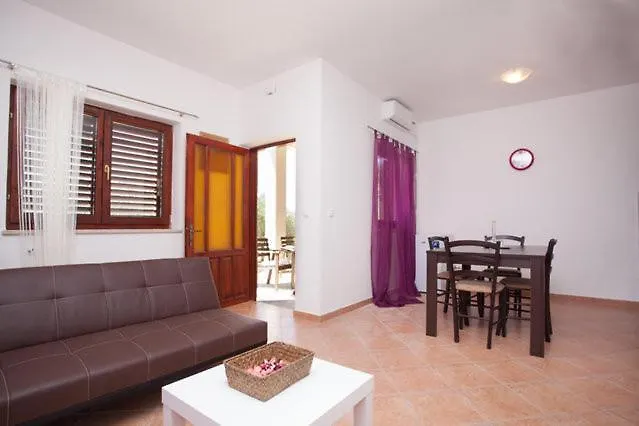 Villa Lili Pula 0*,  Croatia