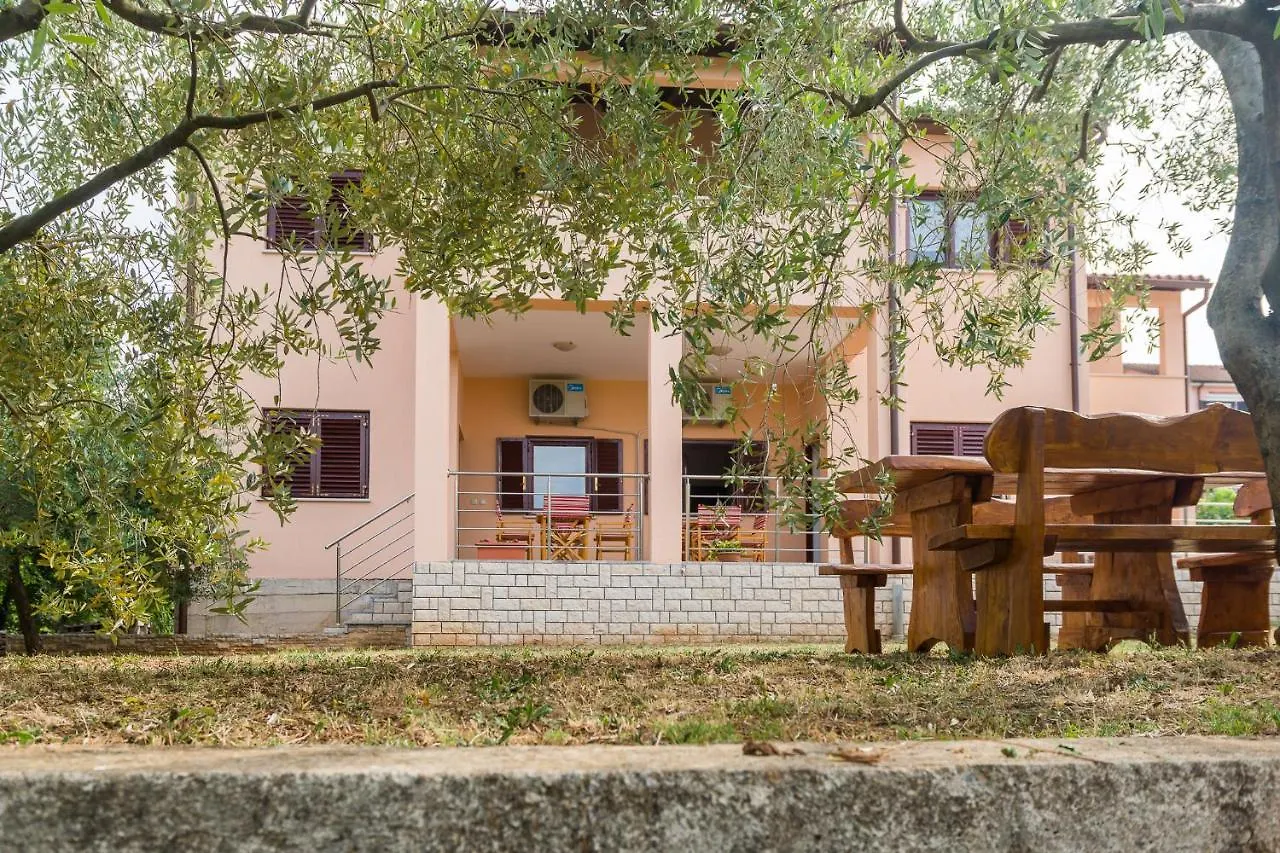 Villa Lili Pula Apartment
