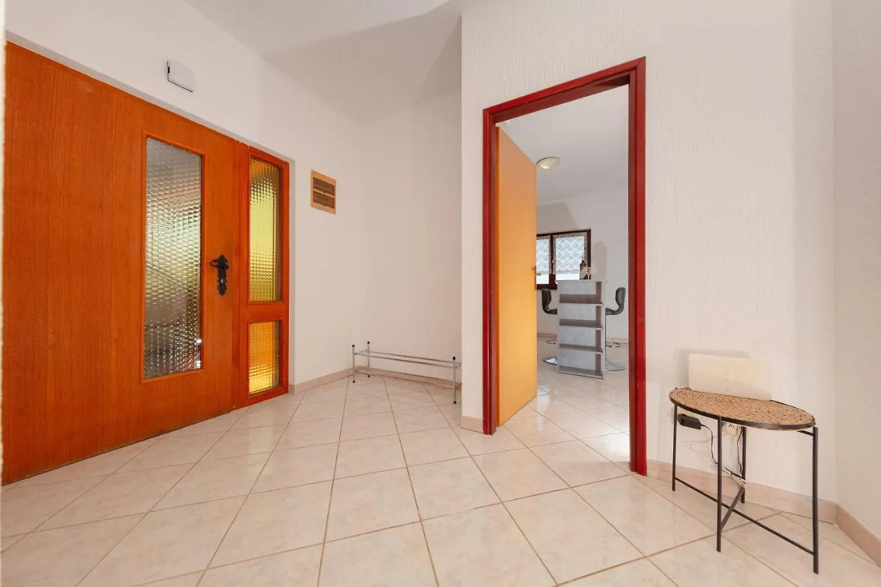 Villa Lili Pula 0*,