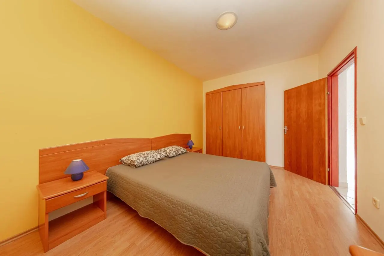 Villa Lili Pula Apartment
