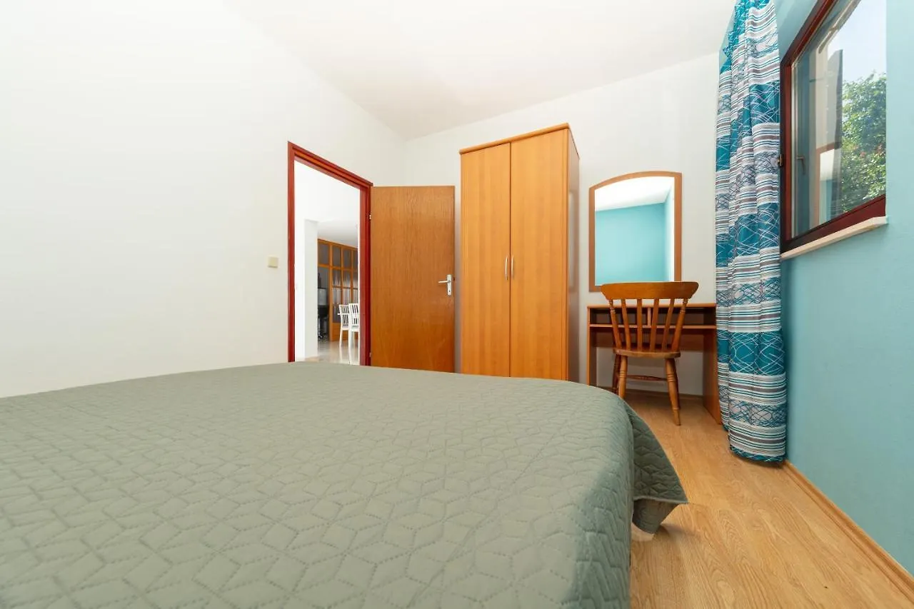 Apartment Villa Lili Pula
