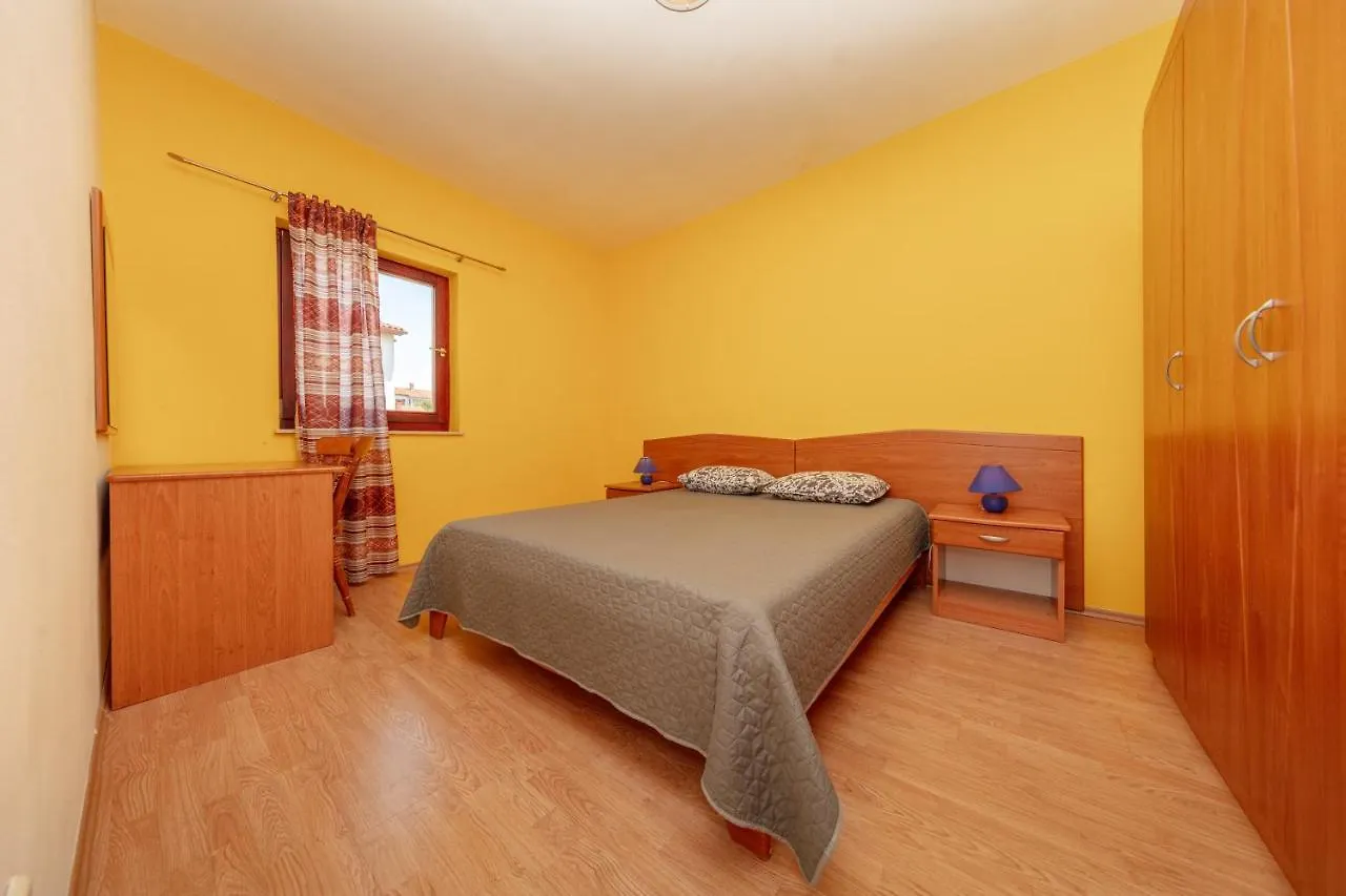 Villa Lili Pula Apartment