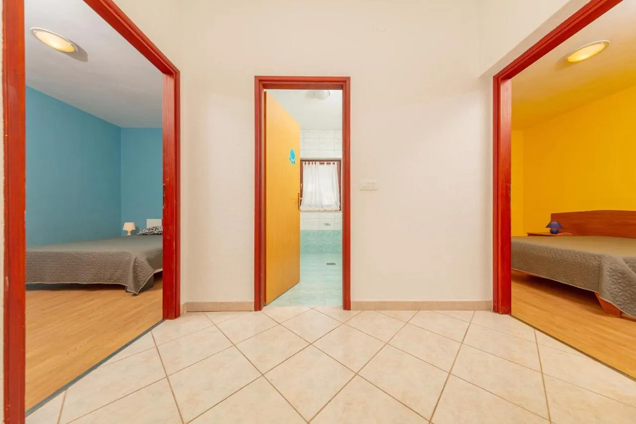 Villa Lili Pula Apartment