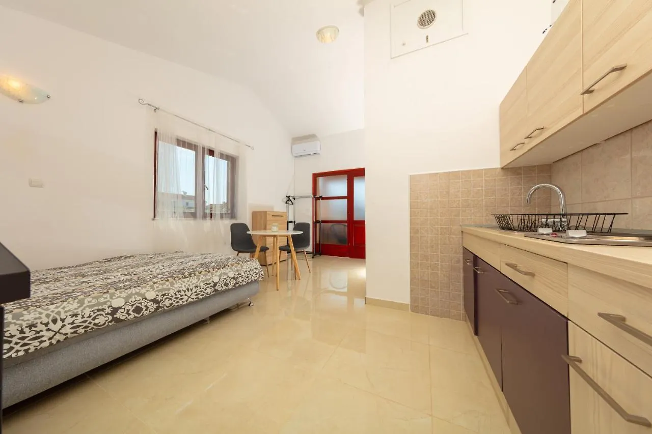 Apartment Villa Lili Pula