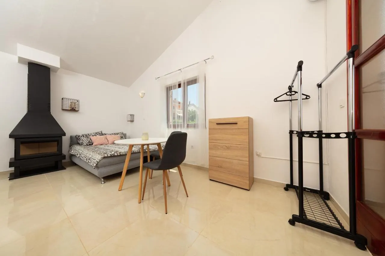 Apartment Villa Lili Pula